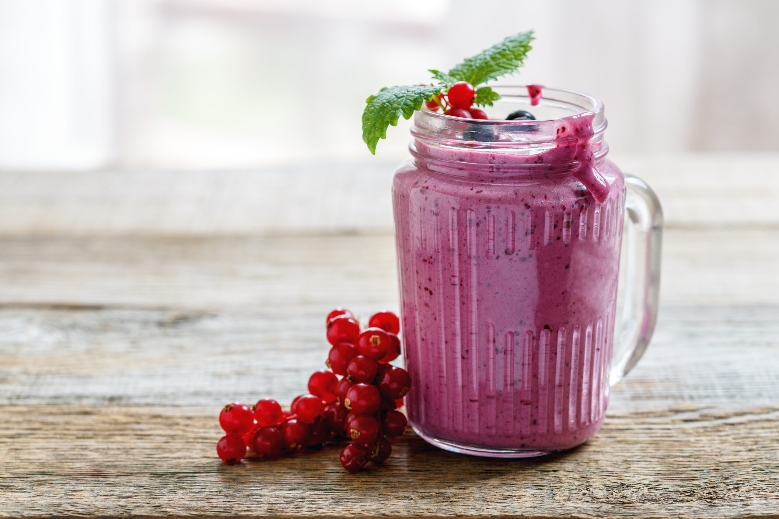 Berry, Banana, & Spinach Smoothie Robert Irvine