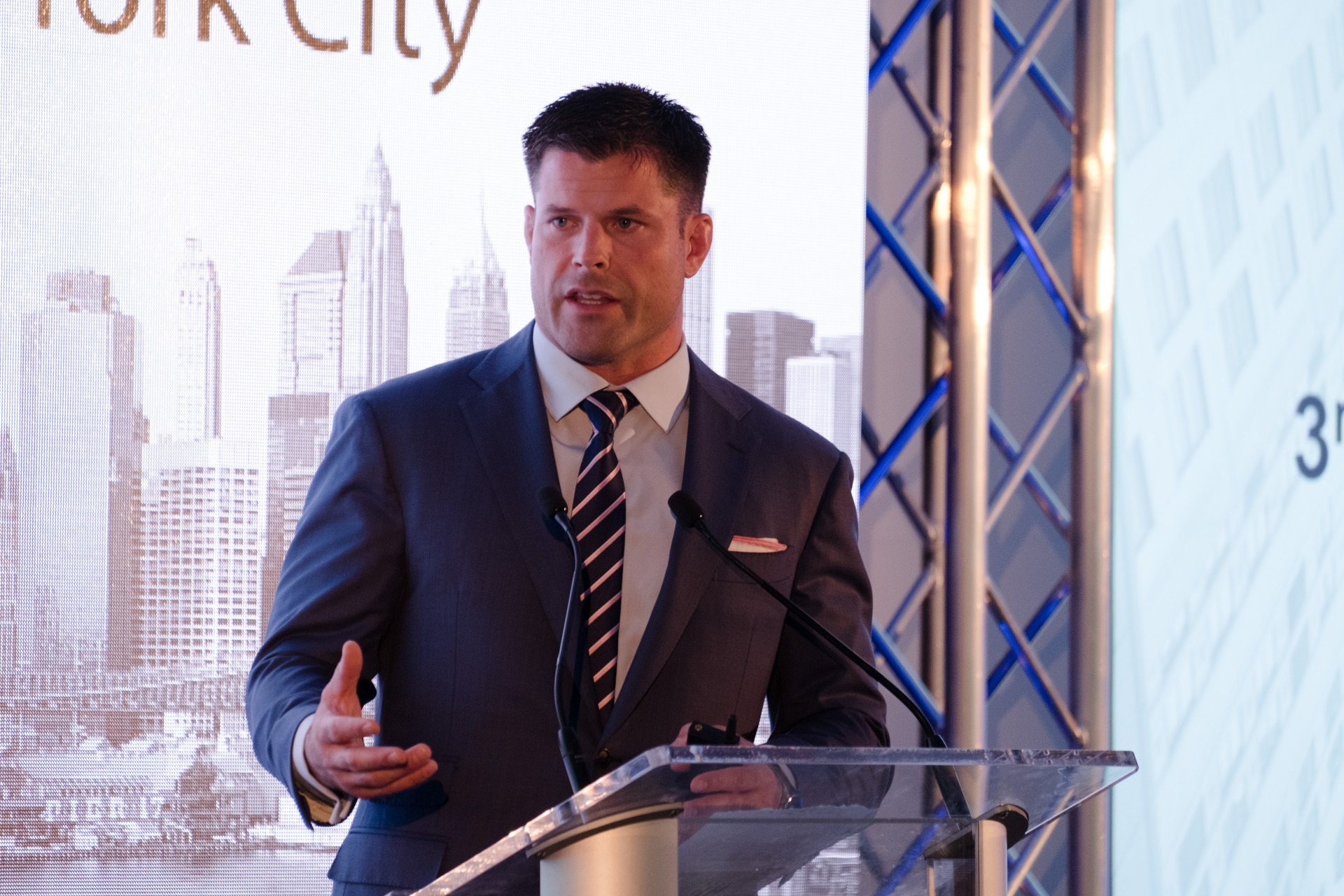 American Hero Brian Stann Continues To Fight For Our Veterans - Robert ...